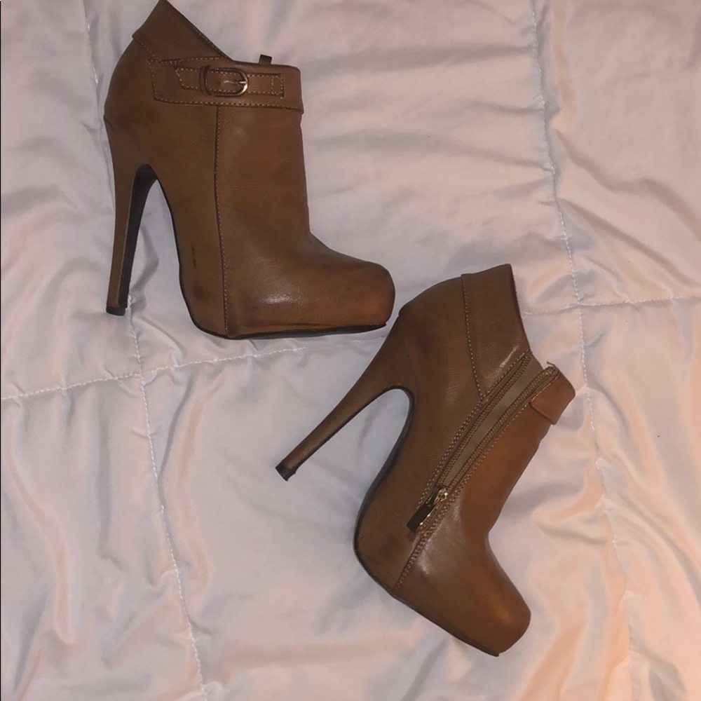 Tan heeled leather booties (size 7)